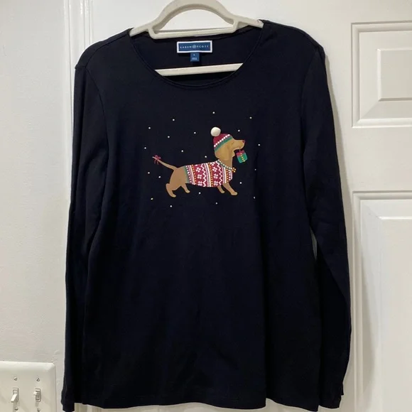 NWT. Kendra Scott, women’s size Large, long sleeve Doxie Christmas t-shirt. - Picture 14 of 14